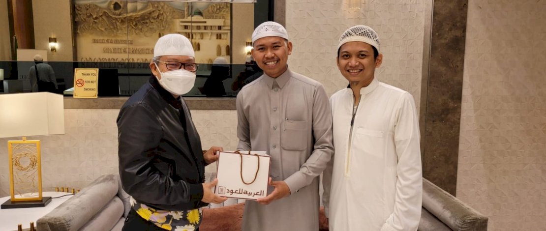 Di Madinah, Taufan Pawe Tularkan Semangat pada Mahasiswa Asal Parepare