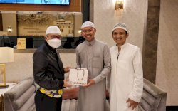 Di Madinah, Taufan Pawe Tularkan Semangat pada Mahasiswa Asal Parepare