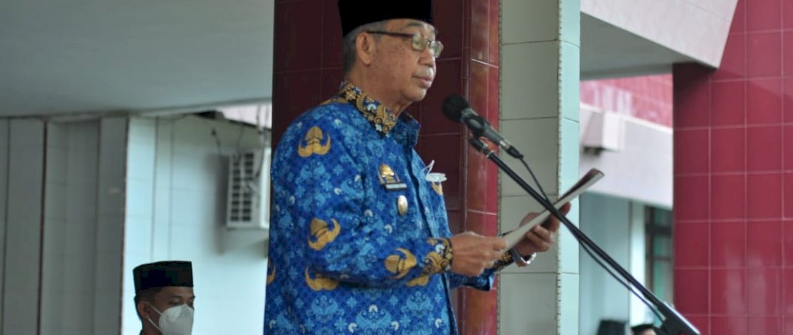 Wakil Wali Kota Parepare, Pangerang Rahim, bertindak sebagai Inspektur Upacara Hari Kesadaran Nasional (HKN) di Lapangan Upacara Kantor Wali Kota Parepare, Senin, 18 Juli 2022.