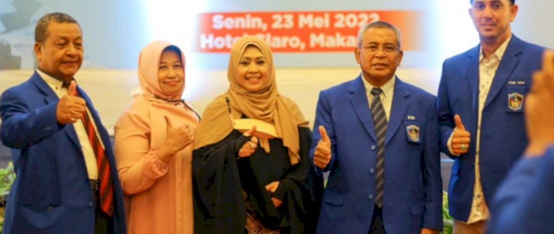 Ketua TP PKK Kota Parepare , Erna Rasyid Taufan mengikuti acara yudisium dan ramah tamah alumni Fakultas Ekonomi dan Bisnis (FEB) UMI di Hotel Claro Makassar, Senin(23/5/2022)