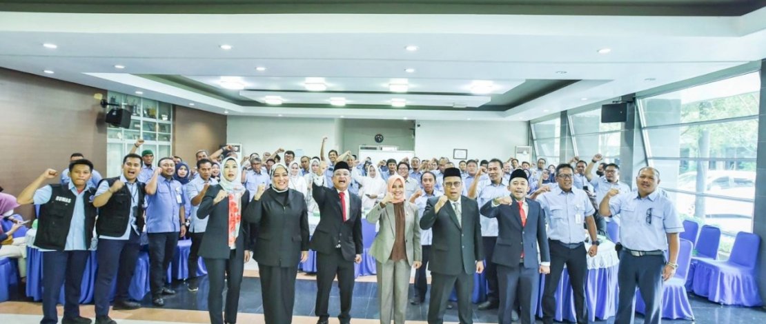 Direktur Utama Perumda Air Minum (PDAM) Kota Makassar, Beni Iskandar, menggelar ramah tamah di Aula Tirta Dharma PDAM, Selasa, 19 Juli 2022.