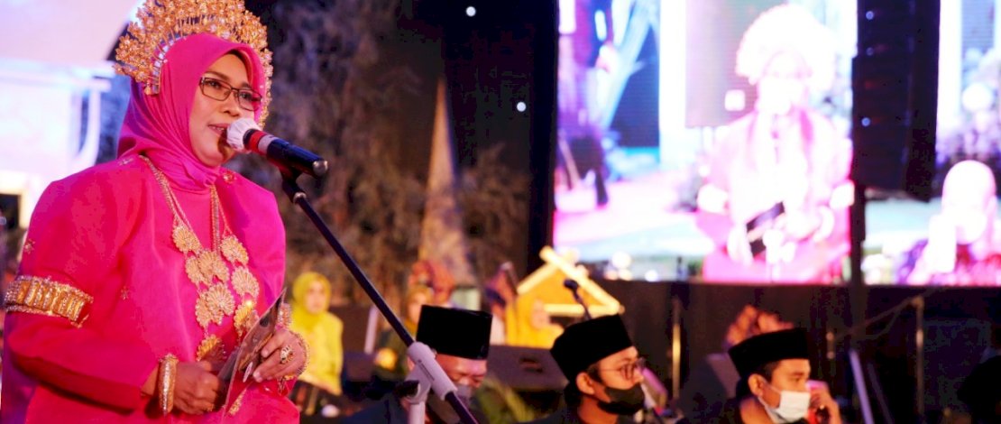 Intip Profil Andi Sri Hastuti Sultan, Pemandu Acara Pernikahan Putri Danny Pomanto Intip Profil Andi Sri Hastuti Sultan, Pemandu Acara Pernikahan Putri Danny Pomanto