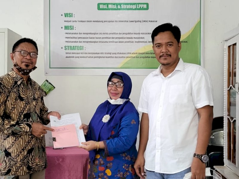 Dosen Prodi Sosiologi Fisip Serahkan Publikasi Prosiding ke LPPM UNSA Makassar