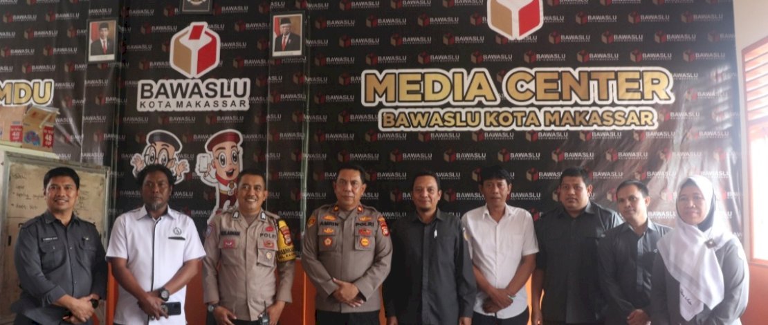 Kapolsek Rappocini Kompol Amrin AT melakukan kunjungan ke Sekretariat Bawaslu Kota Makassar, baru-baru ini.