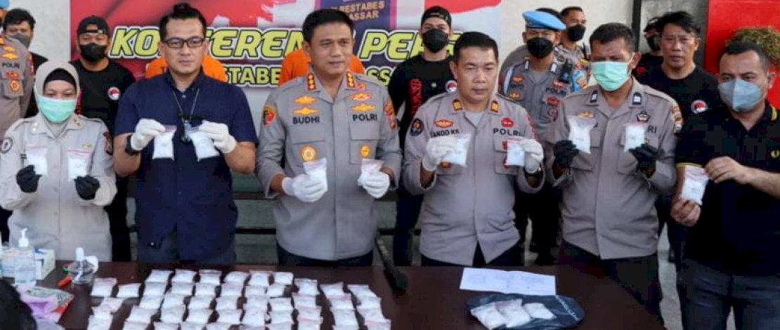 Kapolrestabes Makassar, Kombes Pol Budhi Haryanto, saat ekspose di Mapolrestabes Makassar, Rabu, 20 Juli 2022. Kapolrestabes Makassar, Kombes Pol Budhi Haryanto, saat ekspose di Mapolrestabes Makassar, Rabu, 20 Juli 2022.