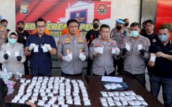 Gagalkan Peredaran Narkoba, Polisi Sita 7,4 Kg Sabu