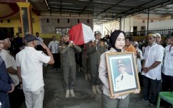 Lepas Jenazah Ansar Pandaka, Bupati Luwu: Kita Kehilangan Sosok Bertanggungjawab