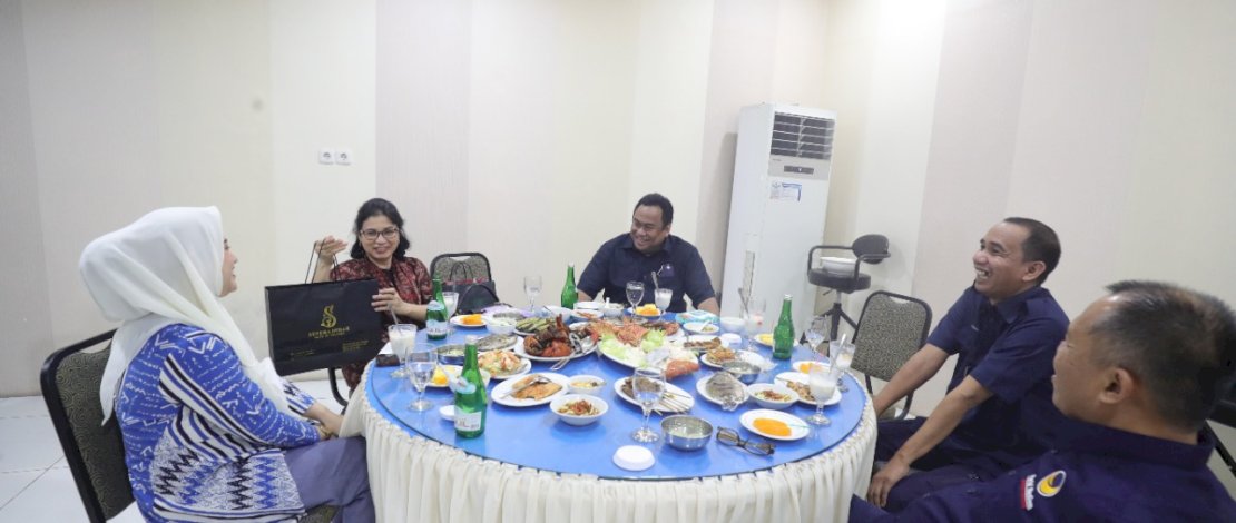 Ditemani Kader NasDem, Wakil Ketua DPR RI Rachmat Gobel Makan Malam di Rujab Ketua DPRD Makassar Rudianto Lallo