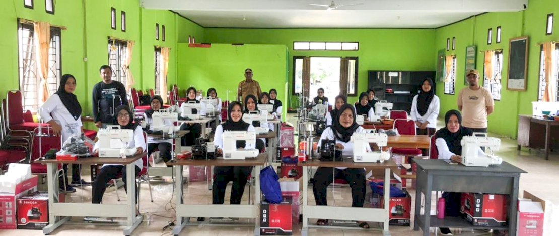 PT Vale Bekali Keterampilan Menjahit Perempuan pada Area Pemberdayaan PT Vale Bekali Keterampilan Menjahit Perempuan pada Area Pemberdayaan