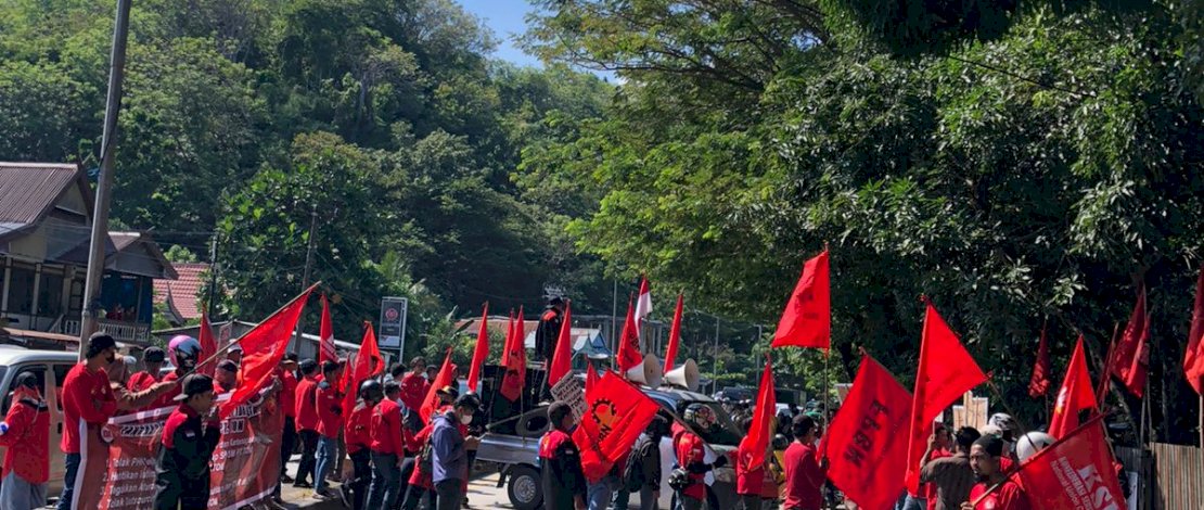 23 Rekan Di PHK, Serikat Pekerja PT TOM Gelar Aksi Demonstrasi 