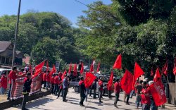 23 Rekan Di PHK, Serikat Pekerja PT TOM Gelar Aksi Demonstrasi 