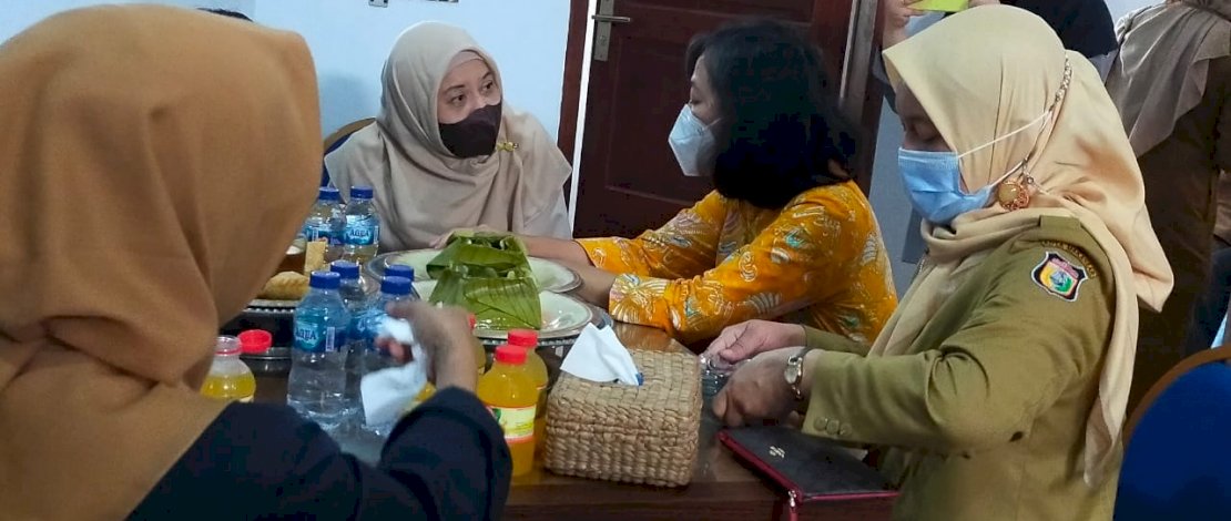 Deputi Pemenuhan Hak Anak, Kementrian PPA, Agustina Erni, di Kantor Puspaga Jalan Nikel, Panakukang Makassar, Selasa, 26 Juli 2022.