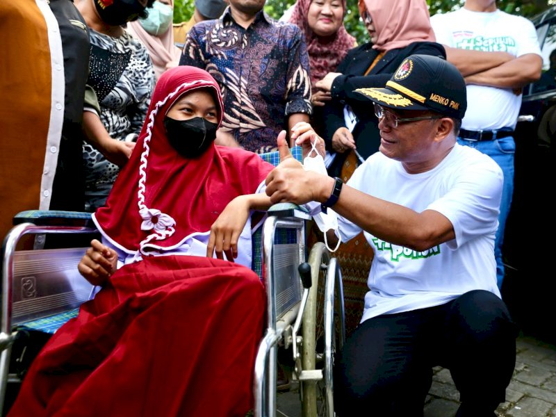 Menko PMK Tinjau Perekaman Adminduk di SLB Reskiani Makassar