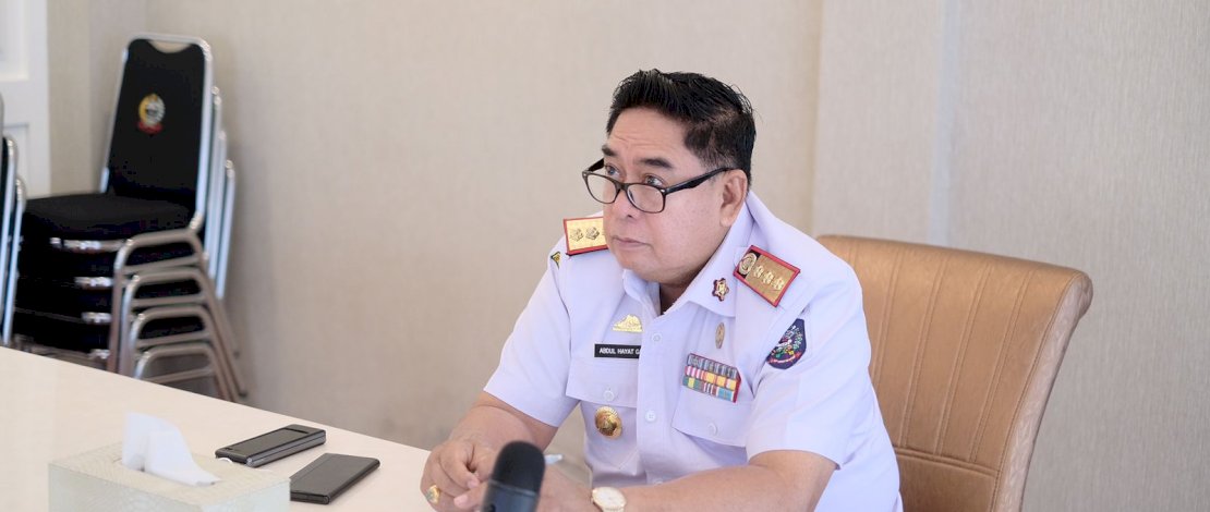 Sekertaris Daerah Provinsi (Sekprov) Sulawesi Selatan (Sulsel), Abdul Hayat Gani, menjadi tim penguji kompetensi jabatan fungsional perencana utama, Iwan Asaad, Rabu, 27 Juli 2022.