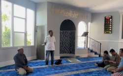 Salat Zuhur di Masjid At Thohir Los Angeles, Danny Harap Dapat Jadi Pusat Komunitas, dan Dakwah