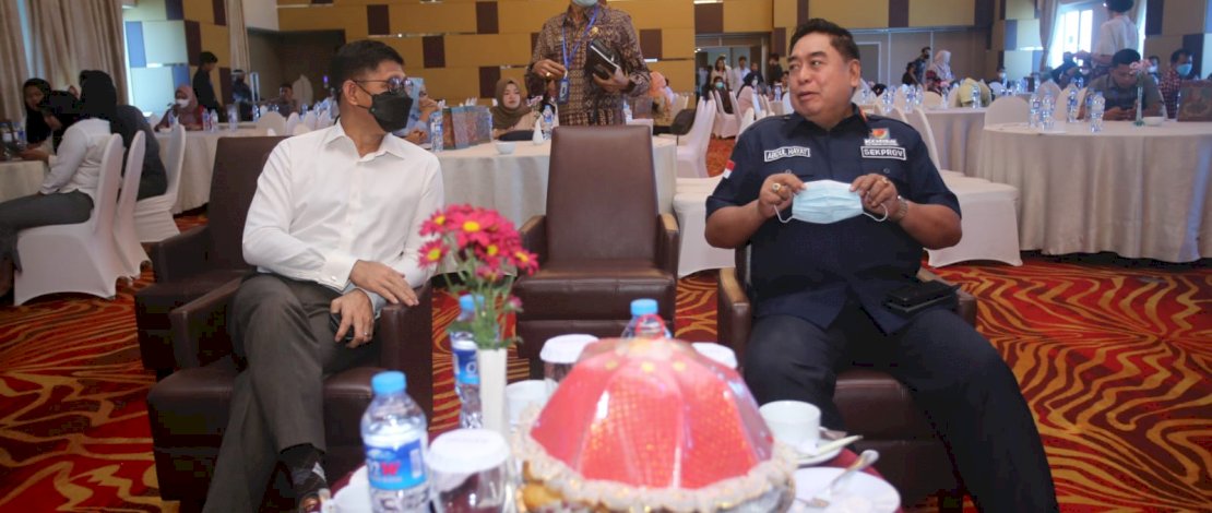 Sekertaris Daerah Provinsi Sulsel, Abdul Hayat Gani, membuka Festival dan Expo Adaptasi Perubahan Iklim Dalam Rangka Program Konsorsium Adaptasi Perubahan Iklim dan Lingkungan (Kapabel) di Hotel Aston Makassar, Kamis, 28 Juli 2022. Sekertaris Daerah Provinsi Sulsel, Abdul Hayat Gani, membuka Festival dan Expo Adaptasi Perubahan Iklim Dalam Rangka Program Konsorsium Adaptasi Perubahan Iklim dan Lingkungan (Kapabel) di Hotel Aston Makassar, Kamis, 28 Juli 2022.