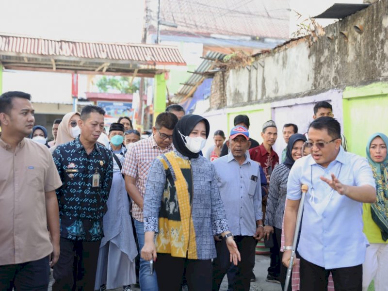 Tinjau Lorong Wisata di Jalan Sungai Pareman, Fatmawati Rusdi Pastikan Kebutuhan Kelompok Tani Terpenuhi 