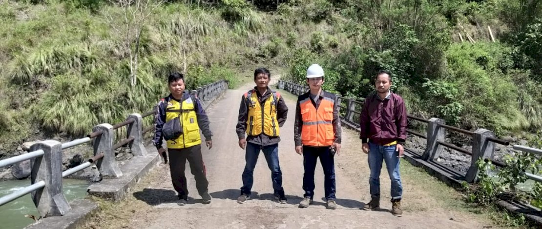 Gubenur Sulsel Instruksikan PUTR Inventarisir Jalan Rusak di Simbuang-Mappak