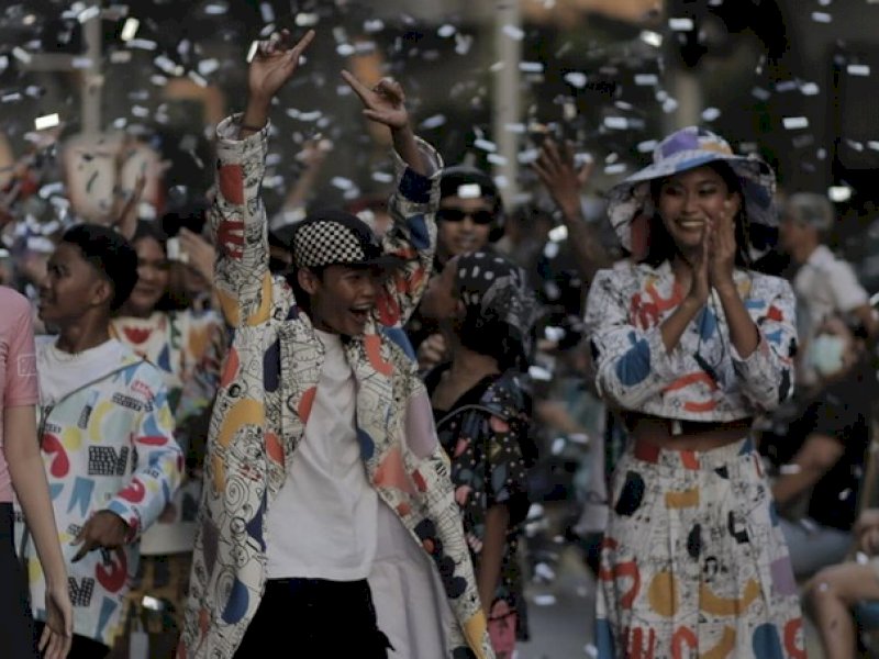 Bukan di Citayam, Bonge Tampil Bak Model Profesional di Mall Kuningan City 