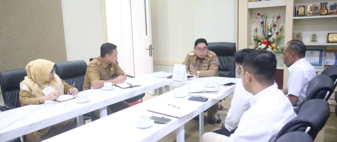 Sekertaris Daerah Provinsi Sulawesi Selatan (Sulsel), Abdul Hayat Gani, menerima Dewan Pengurus Pusat Pendamping Kebijakan Pemerhati Masyarakat (DPP PKPM), di Ruang Kerja Sekprov Sulsel, Selasa, 2 Agustus 2022. 