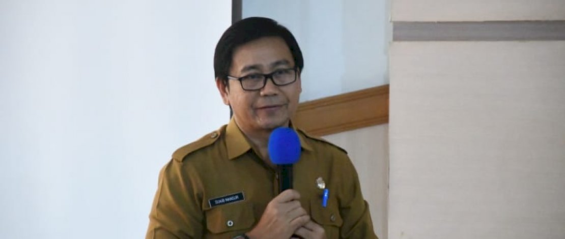 Suaib Mansur saat membuka kegiatan Forum Satu Data dan Kegiatan Pembinaan Statistik Sektoral, di Aula Kantor Bappelitbangda, Selasa, 2 Agustus 2022.