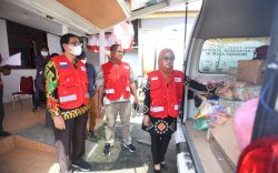 Indah Putri Indriani Lepas Bantuan Kemanusiaan untuk Korban Bencana Alam Parigi