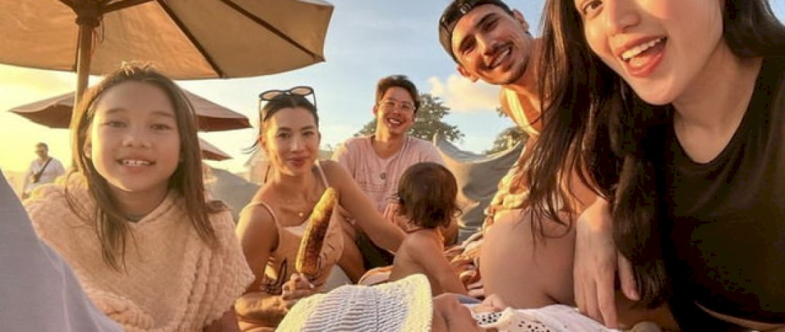 Potret Jessica dan Keluarganya liburan di Bali. Potret Jessica dan Keluarganya liburan di Bali.