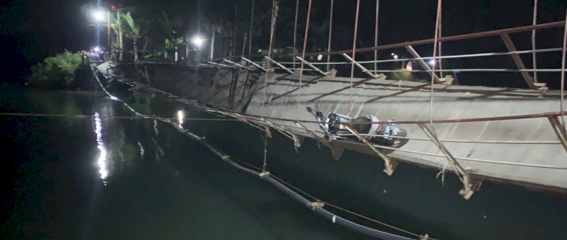 Jembatan Gantung di Bone Putus, Puluhan Warga Jatuh ke Sungai