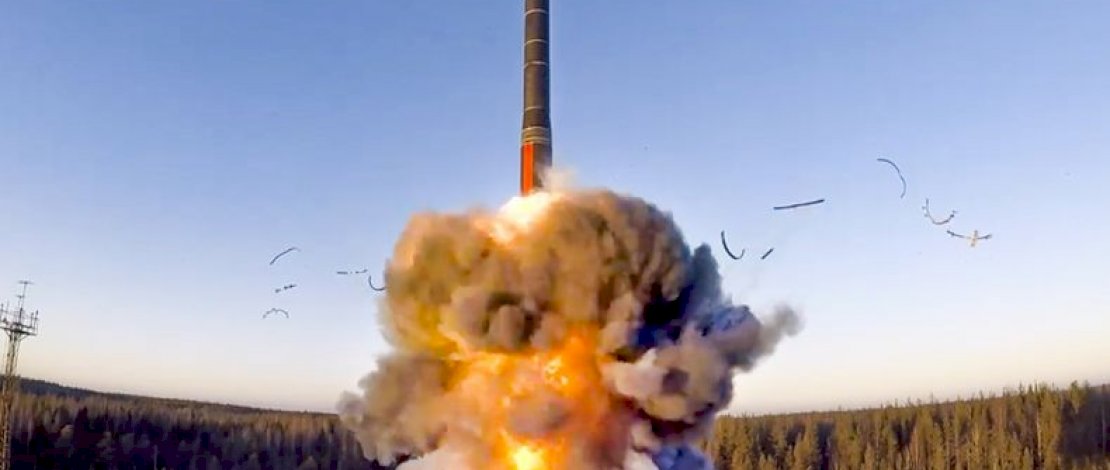 Gila! Korea Utara Tembakkan Dua Rudal ke Laut Jepang