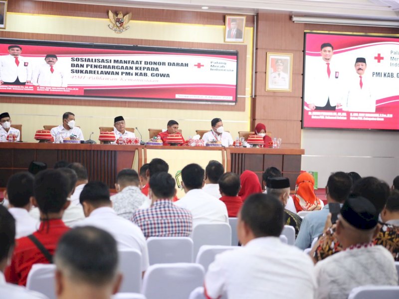 PMI Gowa Beri Penghargaan untuk Kecamatan dan Relawan Pendonor Darah Terbanyak 