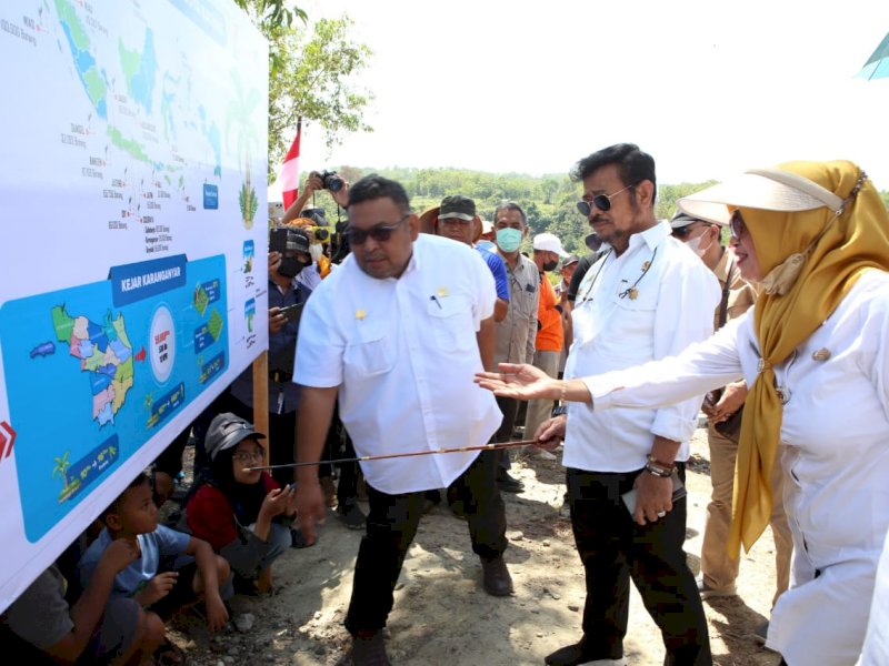 Mentan SYL Tinjau Lokasi Pengembangan Kelapa Genjah di Karanganyar