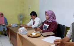 Dokter Nilal Fauziah Gratiskan Anak Panti Asuhan Kuliah di STIA Abdul Haris
