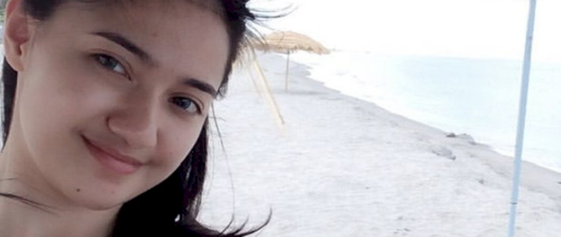 Marcella Simon Kembali Peluk Kristen, Netizen Minta Baju Muslimnya Dibagi Marcella Simon Kembali Peluk Kristen, Netizen Minta Baju Muslimnya Dibagi