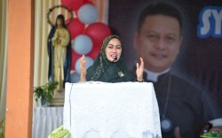 Hadiri Syukuran Gereja Katolik Paroki, Bupati Indah Minta Kolaborasi Ummat