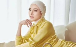 Shandy Purnamasari Kepergok Lepas Hijab, Netizen: Jilbab Cuma Buat Pecitraan 