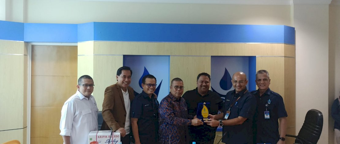 Rombongan Direksi PDAM Kota Makassar yang dipimpin langsung Direktur Teknik, Asdar Ali melakukan sharing informasi permasalahan air di Indonesia dengan Direktur Utama Perumda Air Minum Kota Padang, Hendra Febrizal. 
