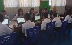 Jaringan Internet Lemot, Siswa SMPN 6 Baebunta Lutra Numpang Laksanakan Simulasi ANBK