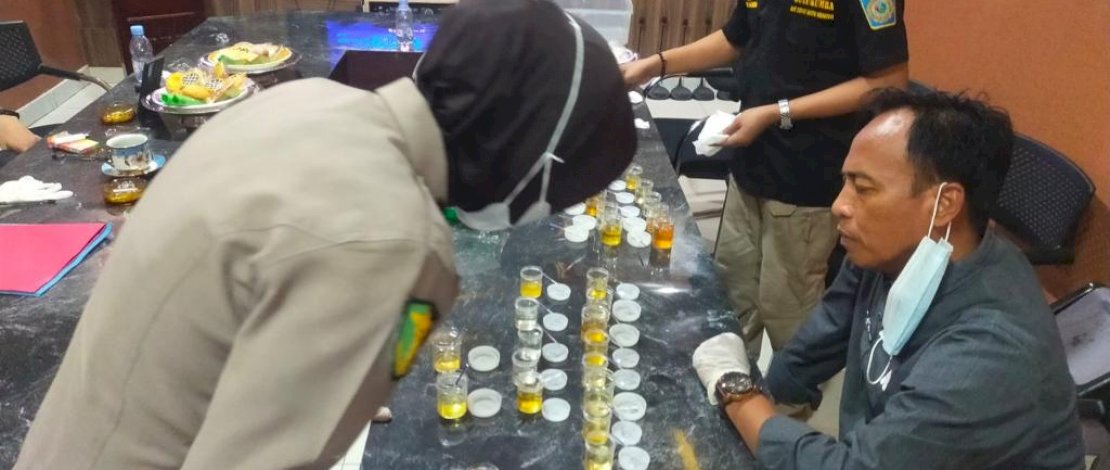 Satuan Narkoba Polres Bulukumba Lakukan Tes Urine di Pelabuhan Kelas II