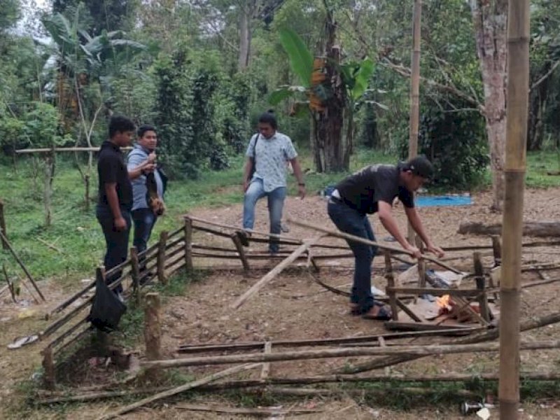 Gerebek Judi Sabung Ayam, Polisi Amankan Motor dan Ayam Mati