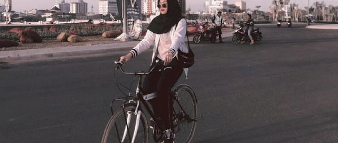 Salah satu masyarakat menikmati suasana bersepeda di CPI (foto: IG @wiwi18xx)