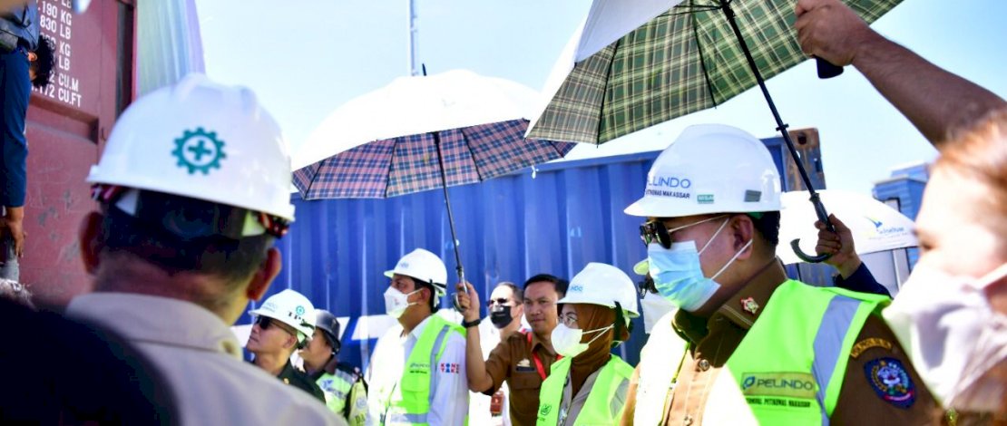 Sekretaris Daerah Provinsi Sulsel, Abdul Hayat Gani, saat melepas ekspor, di Terminal Petikemas Pelabuhan Soekarno Hatta Makassar, Senin, 15 Agustus 2022. Sekretaris Daerah Provinsi Sulsel, Abdul Hayat Gani, saat melepas ekspor, di Terminal Petikemas Pelabuhan Soekarno Hatta Makassar, Senin, 15 Agustus 2022.