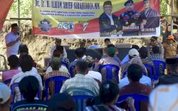 Spanduk Airlangga Penuhi Lokasi Peletakan Batu Pertama Masjid Nurul Falah di Desa Terpencil Jeneponto 