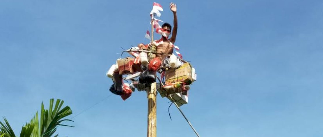 Sejarah Panjat Pinang, Kini Seru Dahulu Pilu 