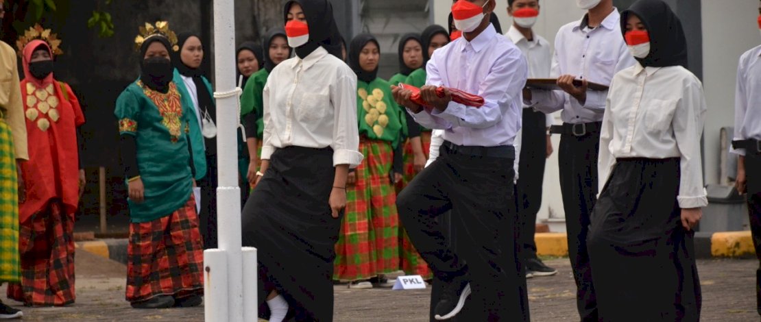 Peringatan Hari Kemerdekaan Indonesia di Sentra Wirajaya Makassar berlangsung meriah. Peringatan Hari Kemerdekaan Indonesia di Sentra Wirajaya Makassar berlangsung meriah.