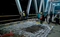 Suaib Mansur Tinjau Perbaikan Jembatan Masamba