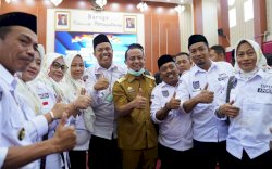 Pelantikan Apdesi, Andi Sudirman Minta Kades Fokus Turunkan Stunting dan ATS