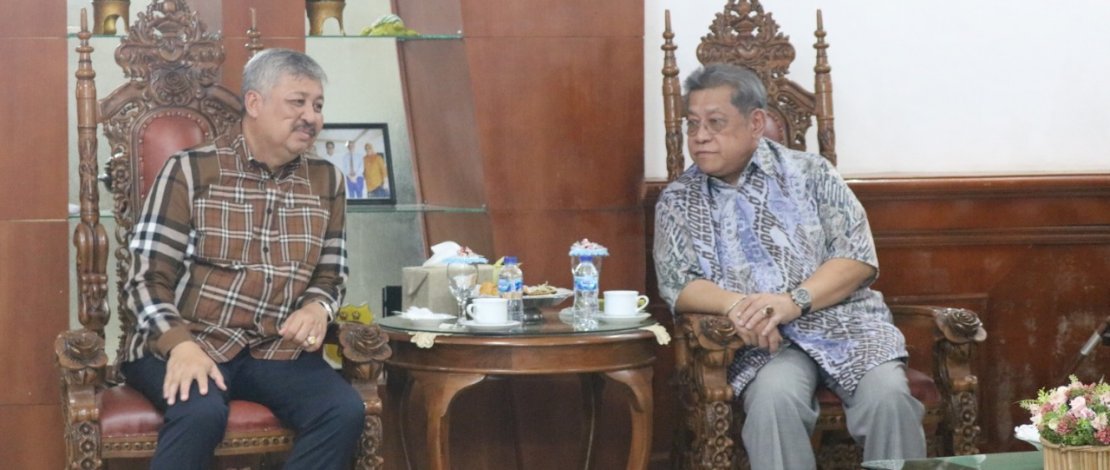 Spesial Envoy BIMP-EAGA Sabah dan Penasehat yang Amat Terhormat Ketua Menteri Sabah Tan Sri Datuk Sri Panglima Pandikar Amin Haji Mulia disambut langsung secara hangat oleh Bupati Pinrang Irwan Hamid, di Rumah Jabatan Bupati Pinrang.