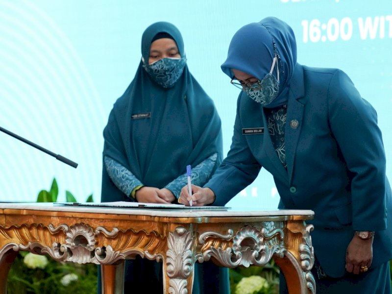 Disaksikan Gubernur Sulsel, Naoemi Octarina Lantik Ketua TP PKK Sidrap