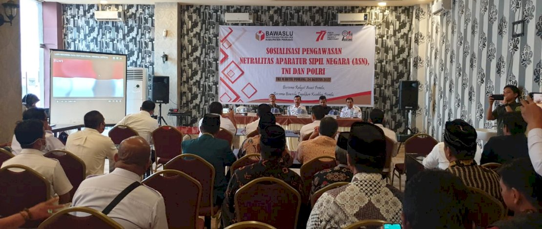 Bawaslu Pinrang  Sosialisasi Pengawasan Netralitas, Hadirkan Guru Besar Bidang  Hukum Unhas