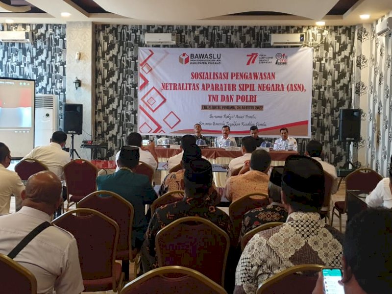 Bawaslu Pinrang  Sosialisasi Pengawasan Netralitas, Hadirkan Guru Besar Bidang  Hukum Unhas
